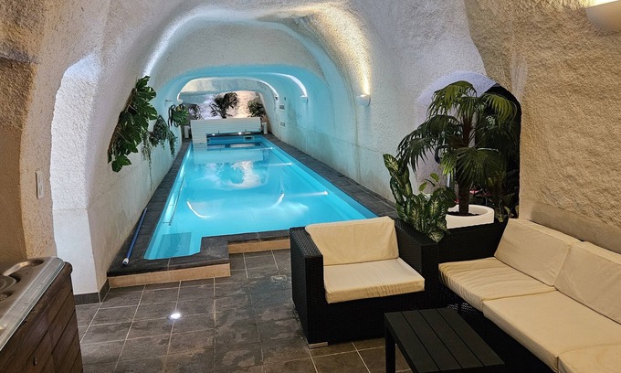 Noizay Maison | Maison de charme , semi troglodytique avec spa et piscine intérieure