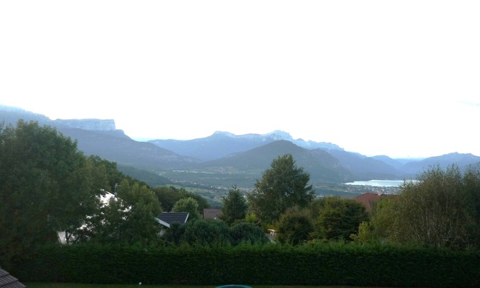 Pringy Maison | Maison de Famille Annecy Lake and Mountain View