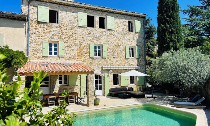 Mirabel-aux-Baronnies Lit Et Petit-Déjeuner | Maison de Village avec Piscine