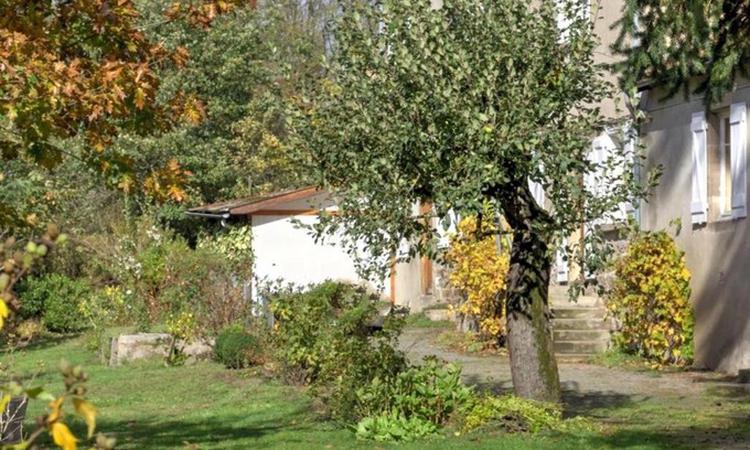 Saint-Symphorien-de-Lay Maison | Maison de charme avec jardin, 2 chambres, proche loisirs et nature, à 20 km de Roanne - FR-1-496-278