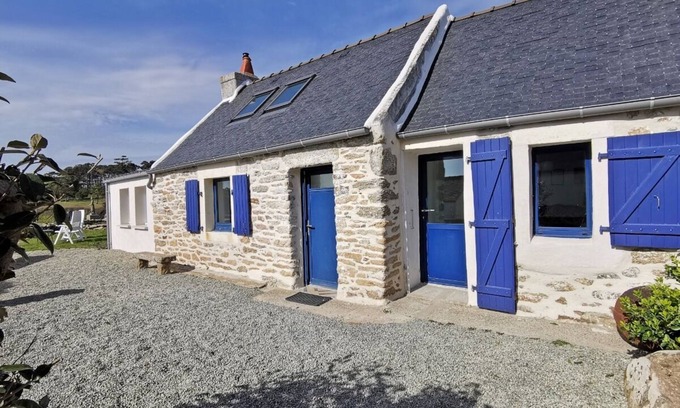 Plozevet Maison | Maison de pêcheur avec vue imprenable sur la mer et le port