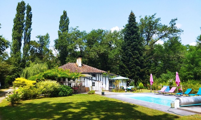 Luglon Maison | MAISON DE RESINIER AU COEUR DE LA FORÊT LANDAISE