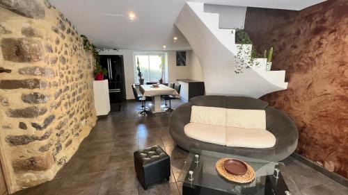 La Celle-sous-Gouzon Maison | Maison de rue avec piscine