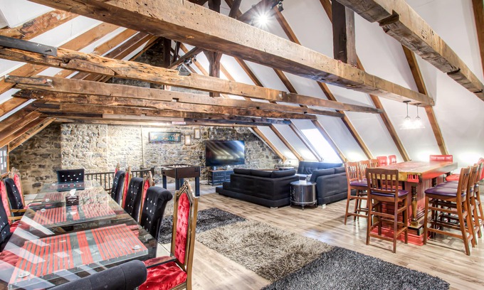 Old Montreal Maison | Maison des Patriotes 7 bedrooms 8-20 guests in the ❤ of old Montréal