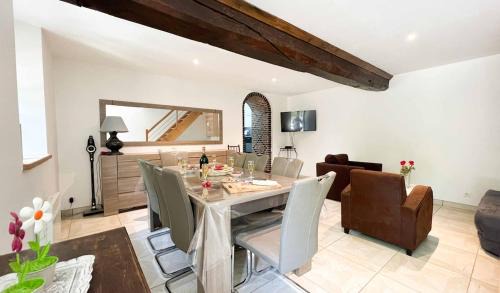 Ferrieres-la-Verrerie Maison | Maison du bourg