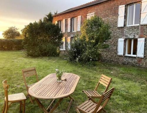 Notre-Dame-du-Hamel Maison | Maison en brique calme, nature, confort