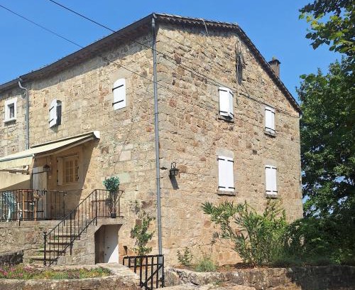 Ribes Maison | Maison en pierre avec piscine