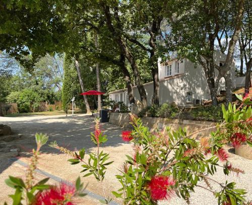 Laudun Maison | Maison en pleine nature -Domaine des mille pierres