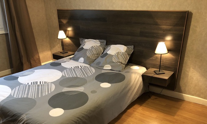 Vic-le-Comte Maison | Maison Entière 5 Personnes