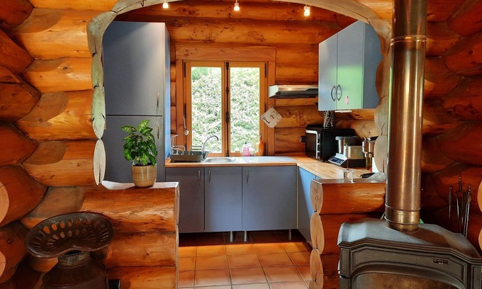 Chateauneuf-de-Bordette Maison | Maison de Charme Avec Piscine sur Grand Terrain