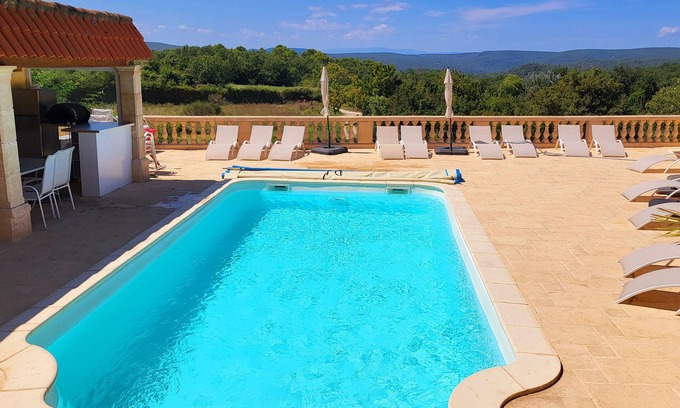 Saint-Andre-d'Olerargues Maison | Spacieuse villa avec vue, piscine chauffée au calme et au soleil du sud.