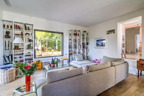 Bougival Maison | Maison Hippolyte - Welkeys
