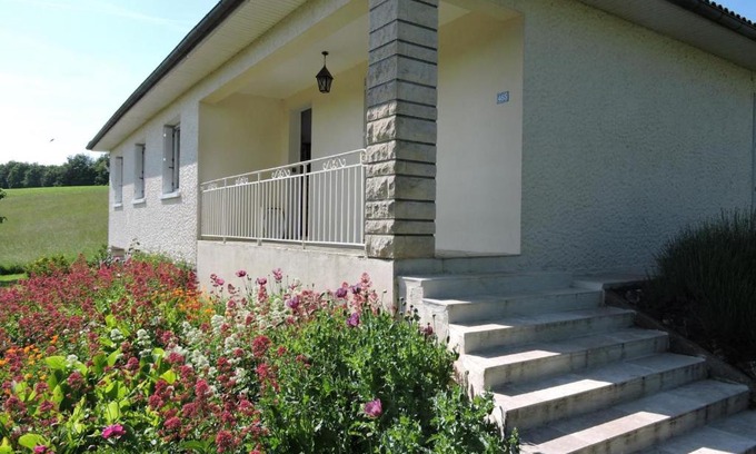 Agonac Maison | Maison Indépendante avec Grand Jardin, Cheminée, Wifi et Équipements de Loisirs à Agonac - FR-1-616-97