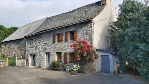 Recoules-d'Aubrac Maison | maison individuelle au calme sur l'Aubrac
