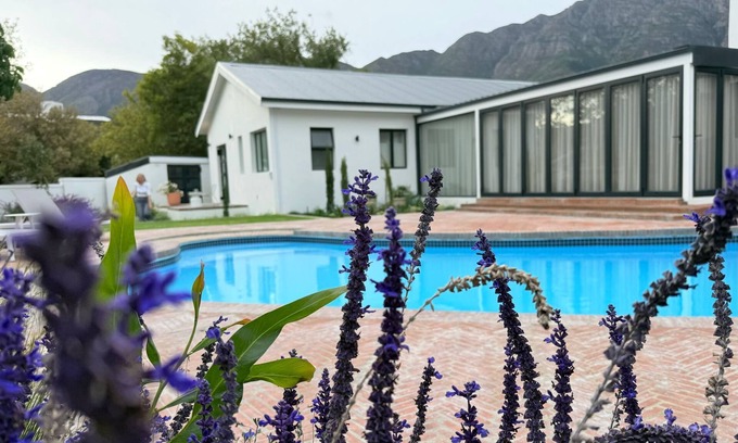 Franschhoek Villa | Totally new 4-bedroom villa with AC, pool and WiFi in brilliant Franschhoek