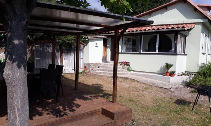 Saint-Sylvestre Maison | Maison mitoyenne 68m², 2 pièces + véranda, jardin 100m² avec pergola, vue mer