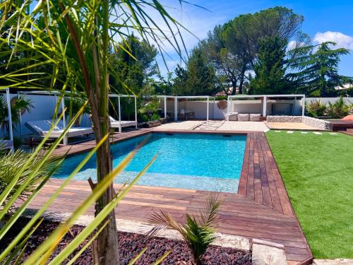 Carnoux-en-Provence Villa | Maison, piscine, jacuzzi, à 5 minutes de Cassis et plages