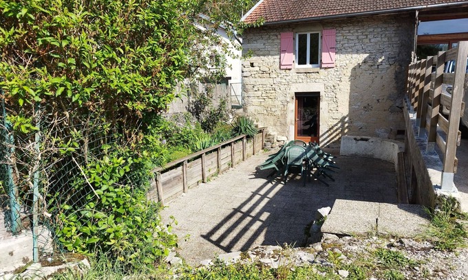 Lect Maison | Maison proche du lac de Vouglans ! séjours au calme en famille ou entre amis.