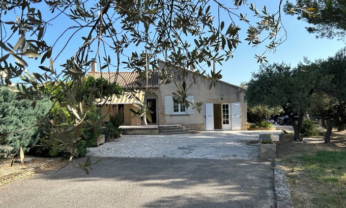 Lagarde Pareol Maison | Maison provençale au milieu des oliviers et des pins