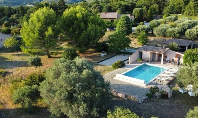 Bedoin Maison | Maison Provençale Avec Magnifique Jardin et Piscine