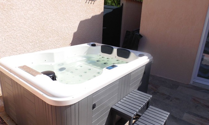 Saint-Victoret Villa | VILLA Ô CHRIS, spacieuse, 2 Terrasses, 1 SPA , Marseille, la côte bleu, Aix 15mn