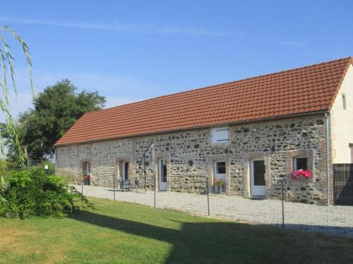 Cressanges Maison | Maison rénovée pour couple au cœur d'une ferme avec SPA - FR-1-489-579