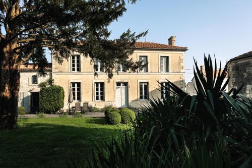 Saint-Saturnin-du-Bois Maison | Maison Sonora - Maison d'hôtes
