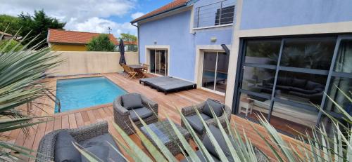 Quartier des Boucholeurs Appartement | Maison spacieuse avec piscine proche de la plage