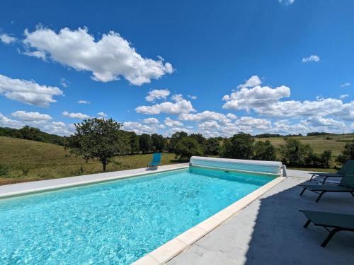 Montbron Maison | Maison spacieuse avec piscine privée, climatisation, Wi-Fi, animaux acceptés et parking - FR-1-653-268