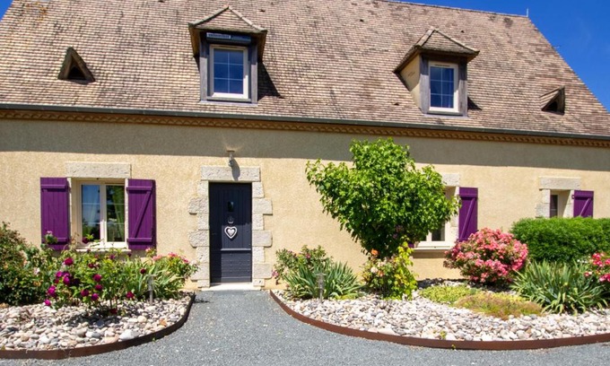 Rampieux Maison | Maison spacieuse avec piscine chauffée, grand jardin et équipements bébé en Dordogne - FR-1-616-267