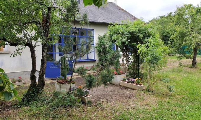 Saint-Benoit-du-Sault Maison | maison tout confort avec piscine