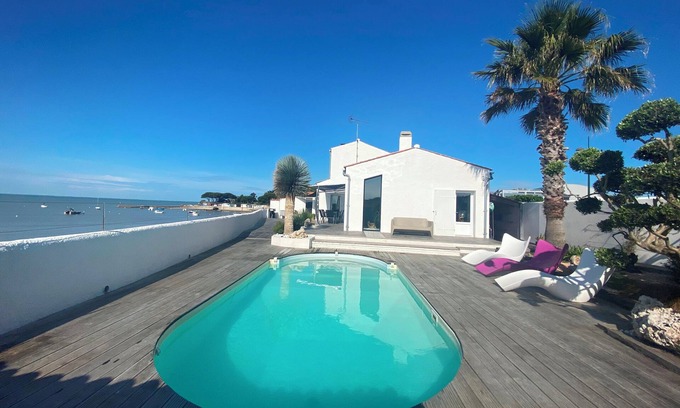 Angoulins Maison | Maison vue mer piscine chauffée sud La Rochelle 6 pers 3 ch 4 lits accès mer