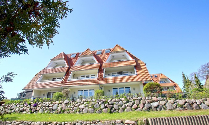 Breege Appartement | Maisonette apartment near the harbor with sea view, balcony - Hafenhäuser Breege FeWo 06