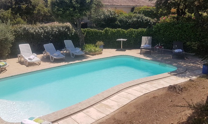 Eygalieres Cottage | Maisonnette gîte avec piscine à Eygalières 6 personnes parc naturel des alpill