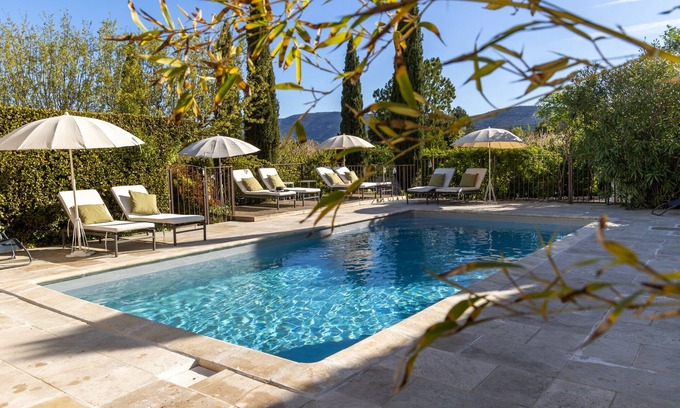 Lagnes Cottage | MAISONNETTE DANS LA VERDURE VUE SUR LES COLLINES
