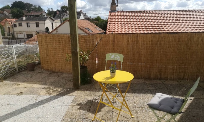 Buxerolles Appartement | Maisonette with 2 terraces 10 minutes from the station