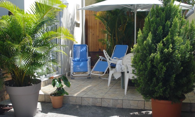 Saint-Pierre Maison | Maisonnette avec mezzanine,clim,parking ,internet wifi,calme.Classé 3 étoiles.