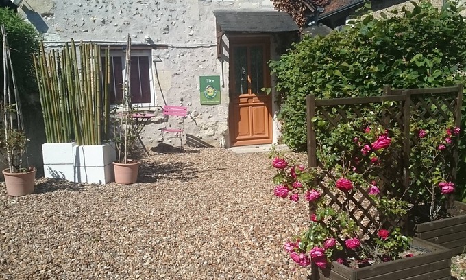 Vallieres-les-Grandes Cottage | MAISONNETTE DE BOURG CHEZ CHRISTINE 2 Personnes