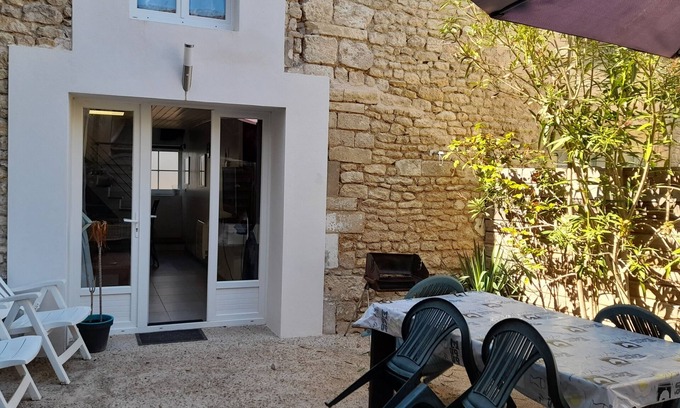 Saujon Maison | Maisonnette 2/4p cour privée, CALME. 200m thermes. 10 min des plages de ROYAN !