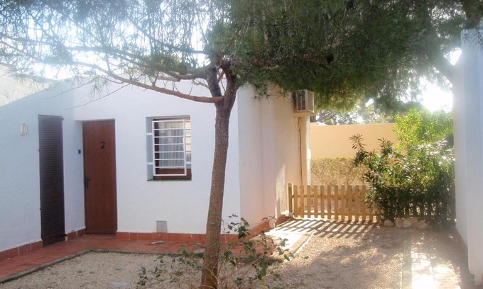 Calafat Maison | Maisonnette petit jardin barbecue Calafat Tridente 2
