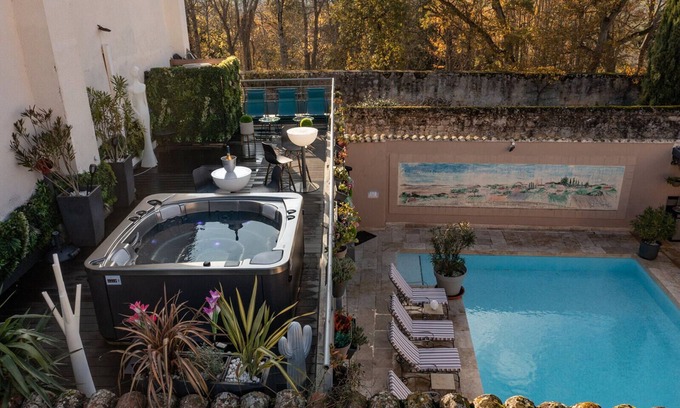 Terraube Villa | MaisonToscane 5*-piscine chauffée, jacuzzi, billard