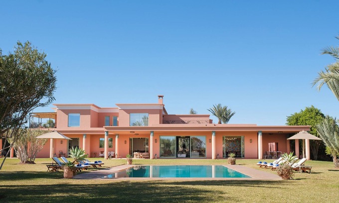 El Aggada Villa | La Villa Majdou et ses murs couleur barbapapa vous attendent à Marrakech
