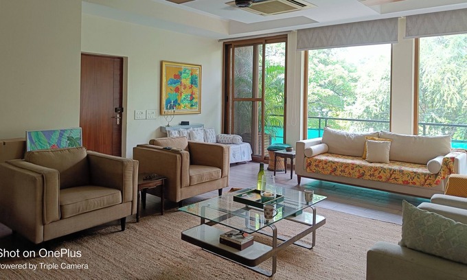 Okhla Appartement | Majestic Home with Serene Aura in South Delhi