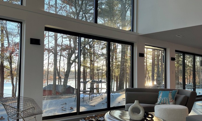Valatie Chalet De Ski | Majestic Lake Front Chalet