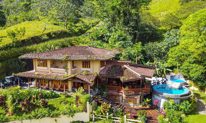 El Fosforo Maison | Maison de luxe et spacieuse au bord du lac avec piscine privée et jacuzzi ..!