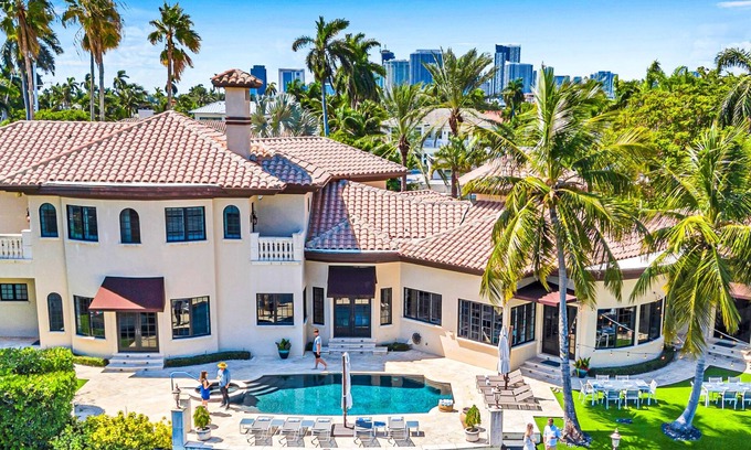 Riviera Isles Villa | Majestic Waterfront Villa / Venice of America / Heated Pool / Canal View & Access / Royal Key