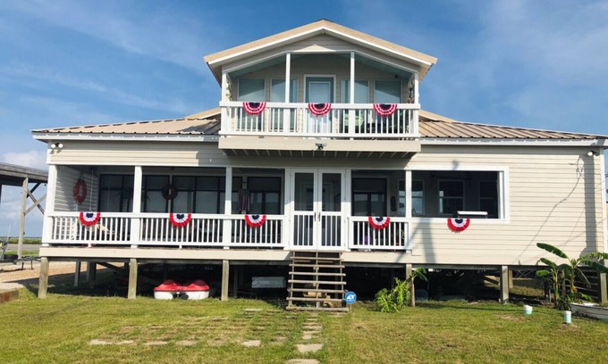 Chauvin Maison | Make some memories at this unique, family-friendly, waterfront fishing paradise!