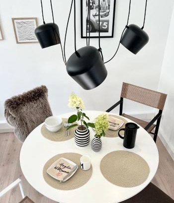 Detmold Appartement | MAKERS and ROOMS APARTMENT 01 Pauline 110qm Parkplatz 1-4 Personen
