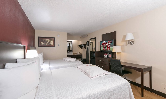 Secaucus Maison | Making The Best Memories Along The Way! Free Parking, Budget-friendly Property