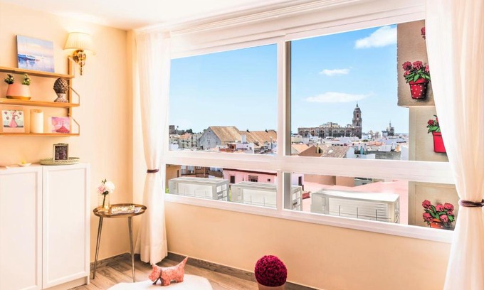 El Ejido Appartement | Malaga Centre Apartment with Parking